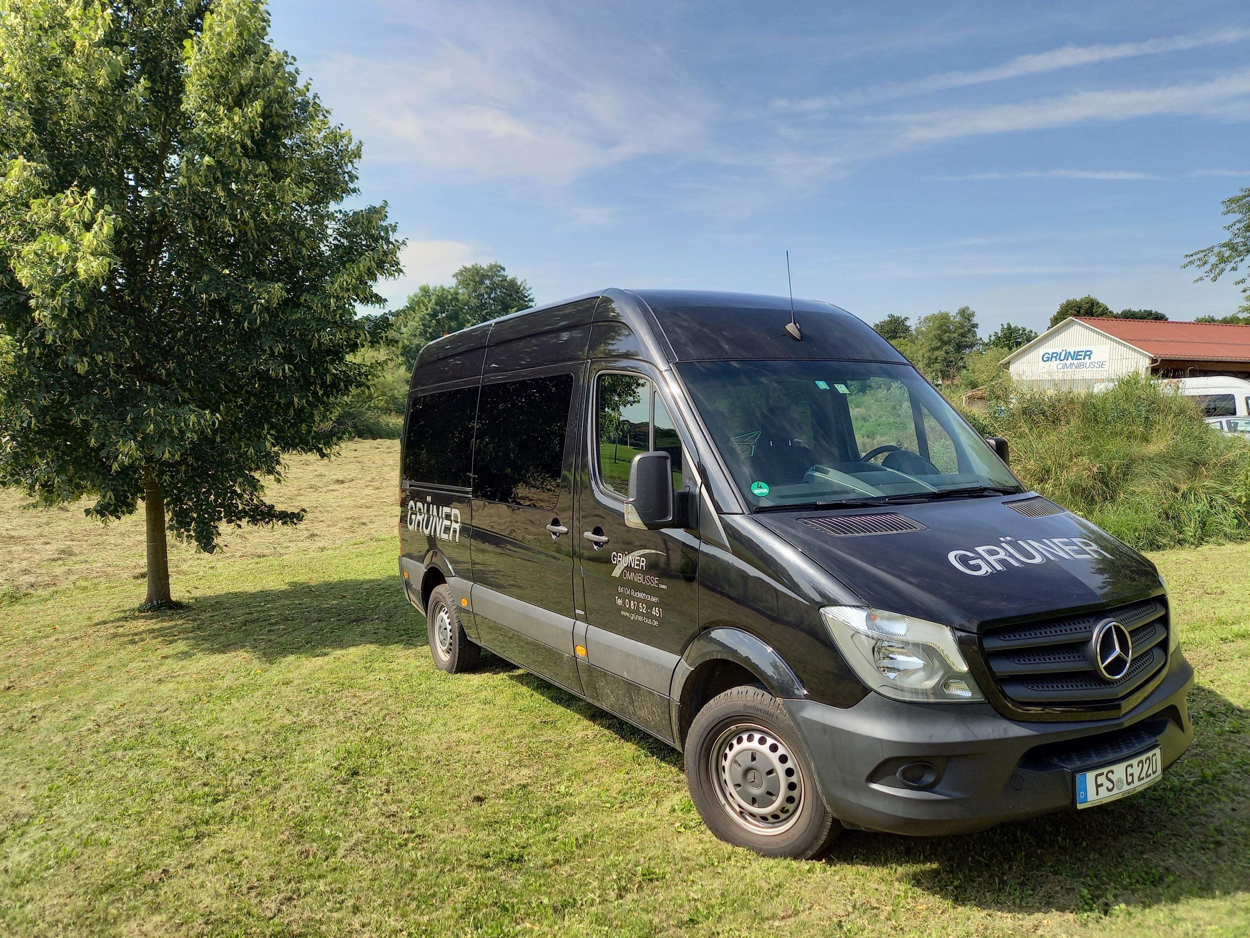 Grüner Partybus