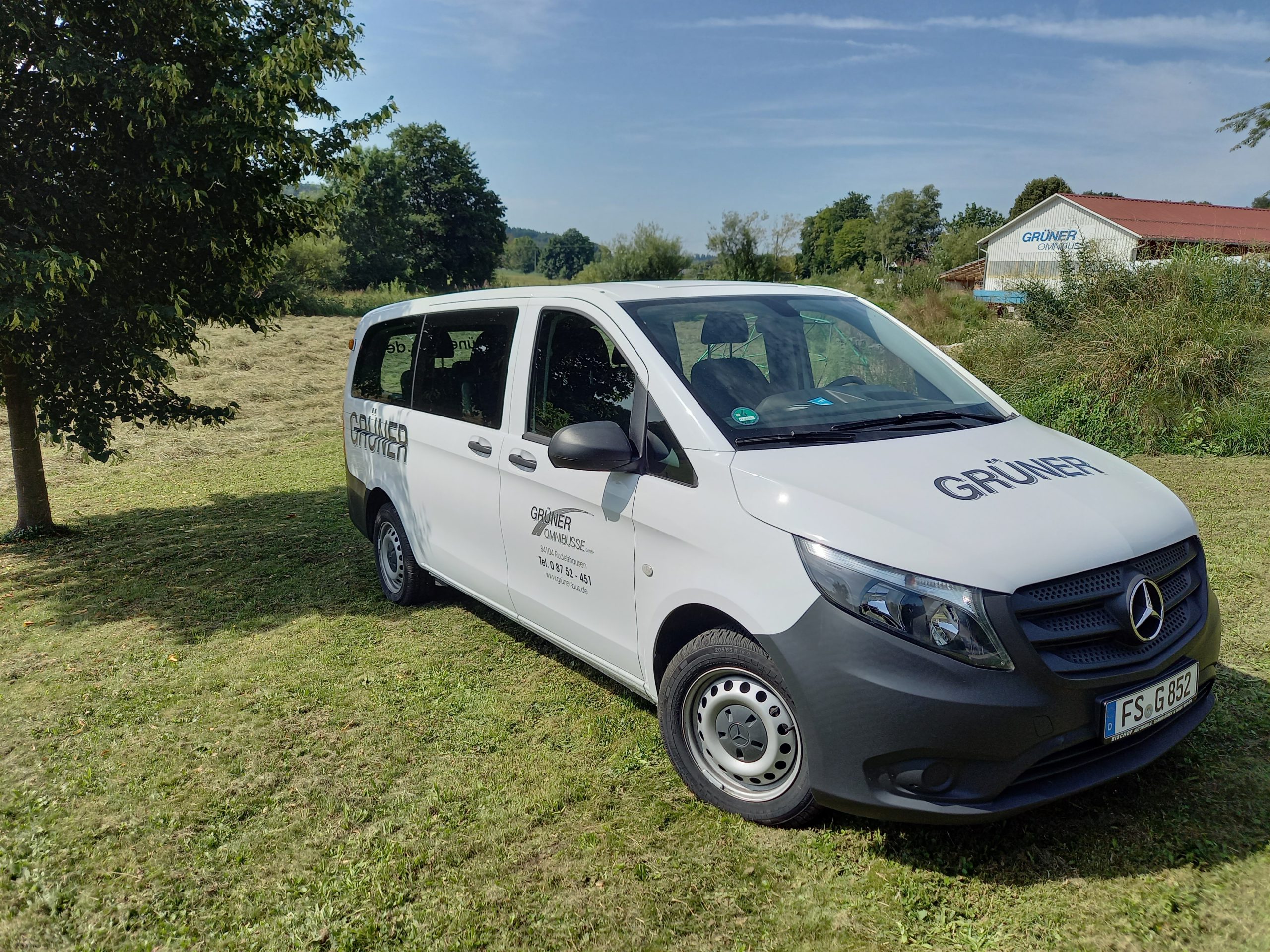 Bus mieten: Grüner Vito