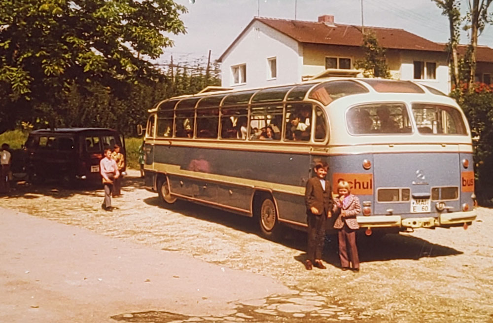Alter Schulbus von Grüner Omnibusse